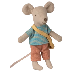 Kleiner Bruder Maus mit Tasche